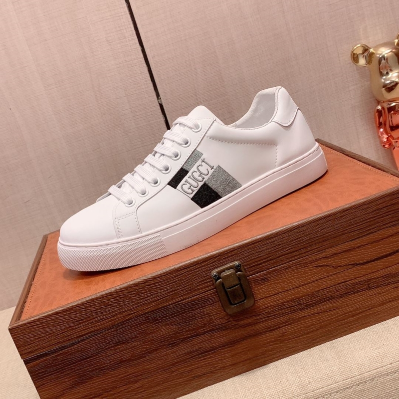 G*u*i casual shoes